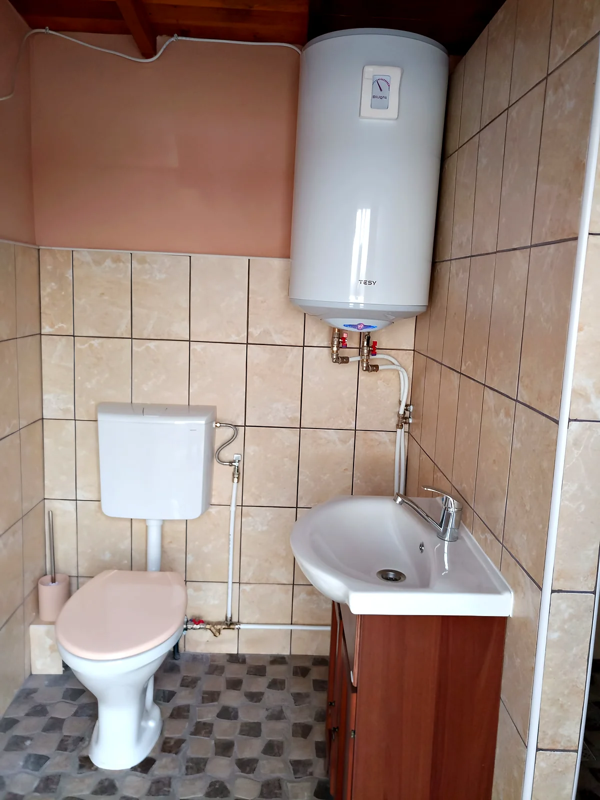 Baie comună cu apă caldă